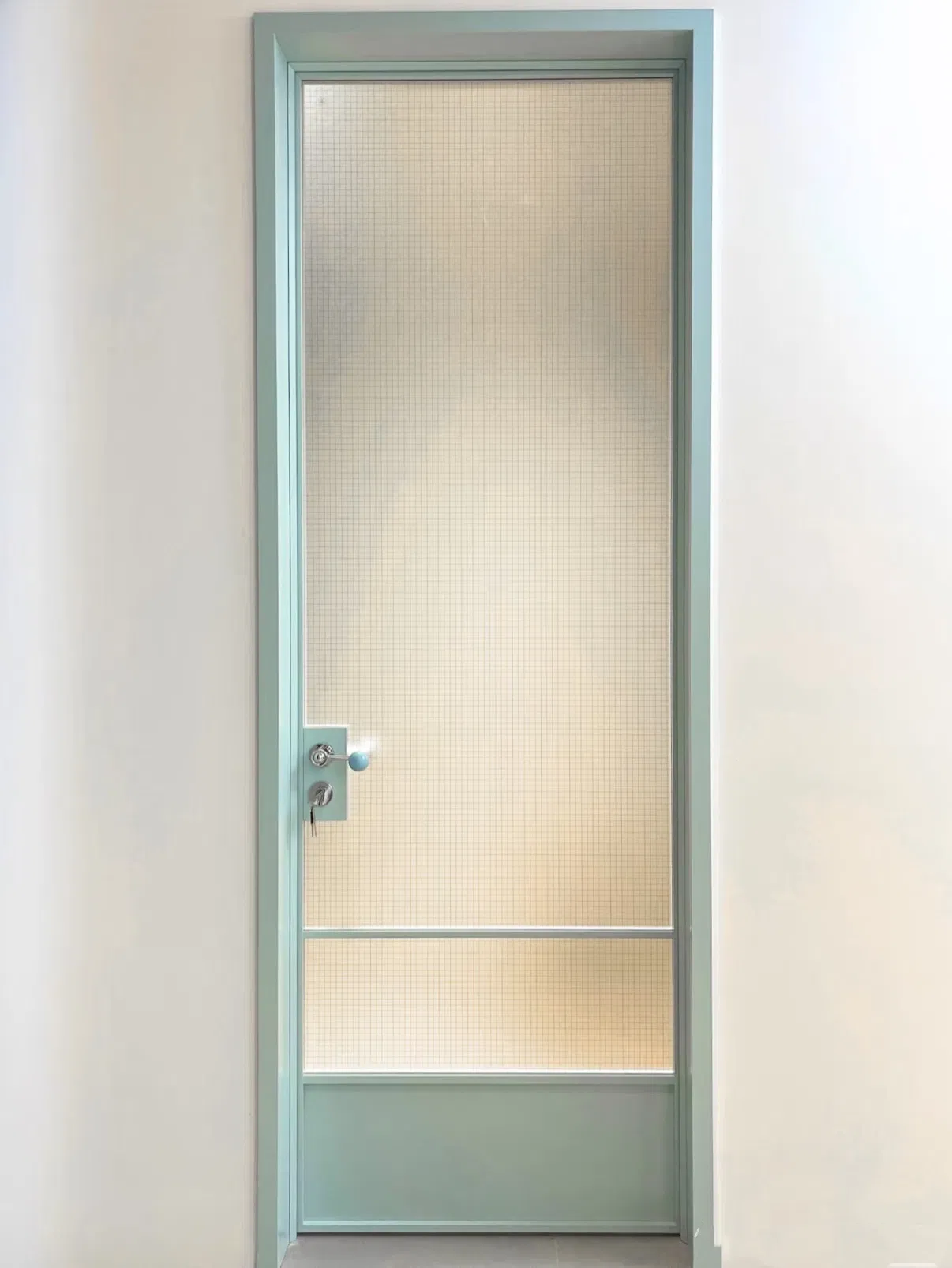 Стеклянная дверь для комнат с алюминиевой рамой