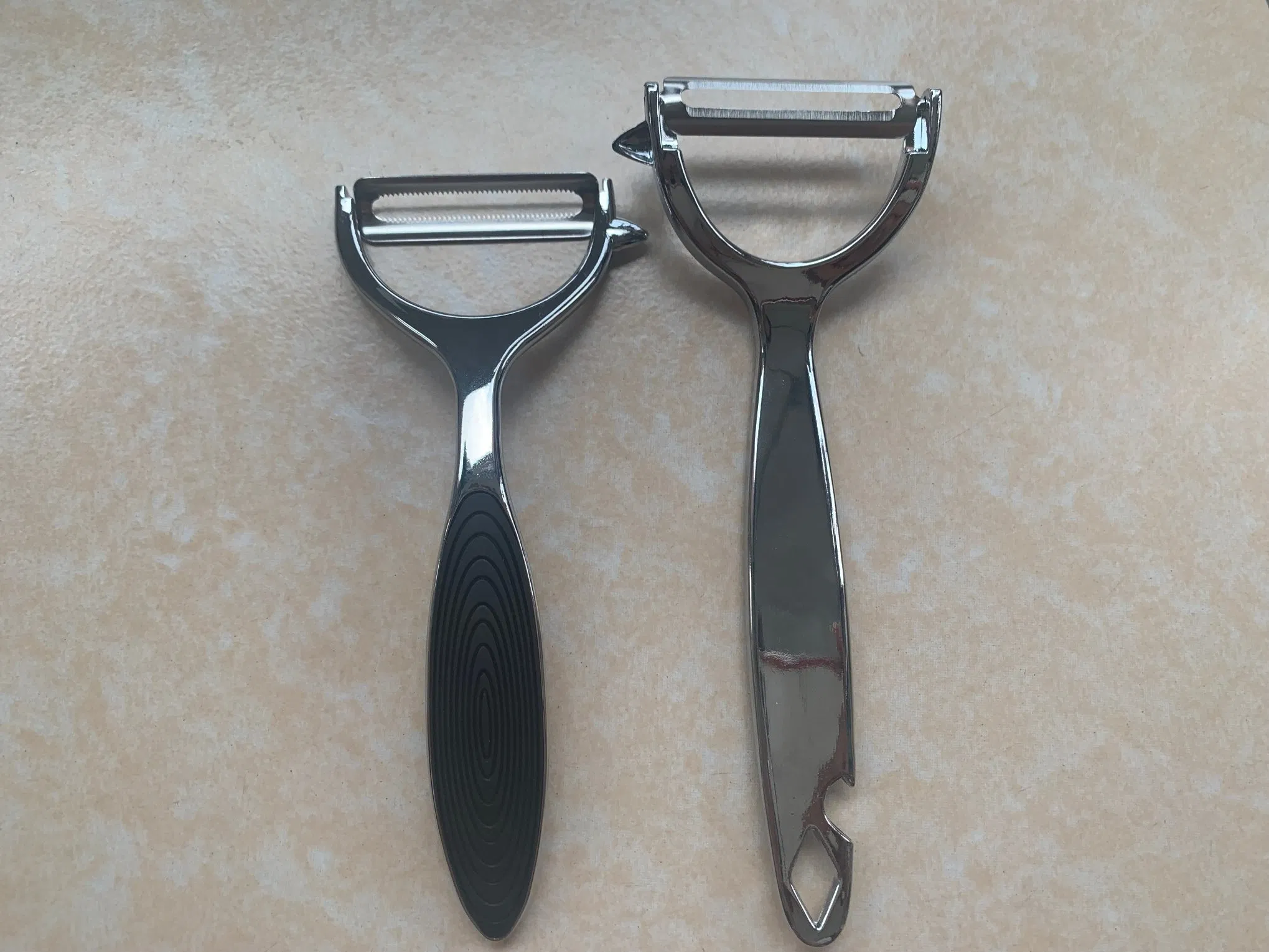 Multifunctional Kitchen Gadget Fruit Vegetable Ultra Sharp Stainless Steel Swiss Julienne Swivel Y Potato Peeler