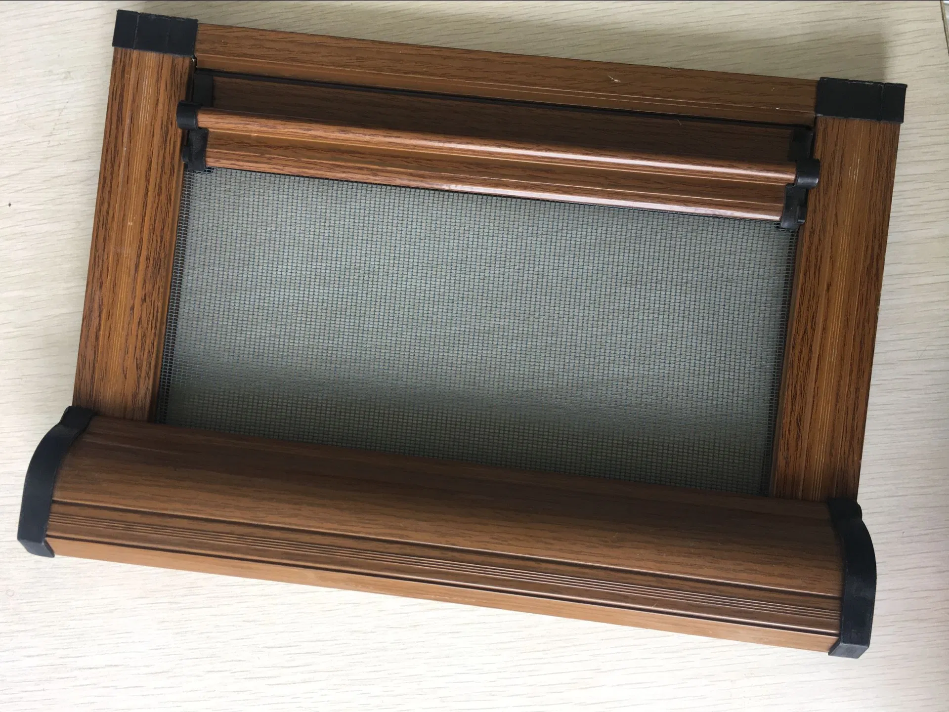 Toma Good Quality Vertical Opening Mosquito Screen