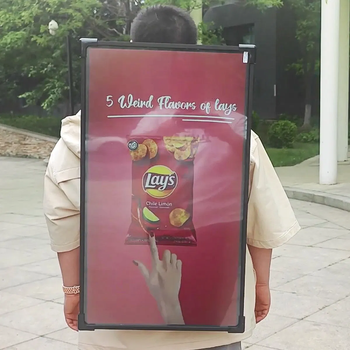 21.5/32 Inch LCD Display Backpack Walking Digital Signage Portable Outdoor Advertising LCD 1000nit High Brightness Advertising Player Digital Billboard