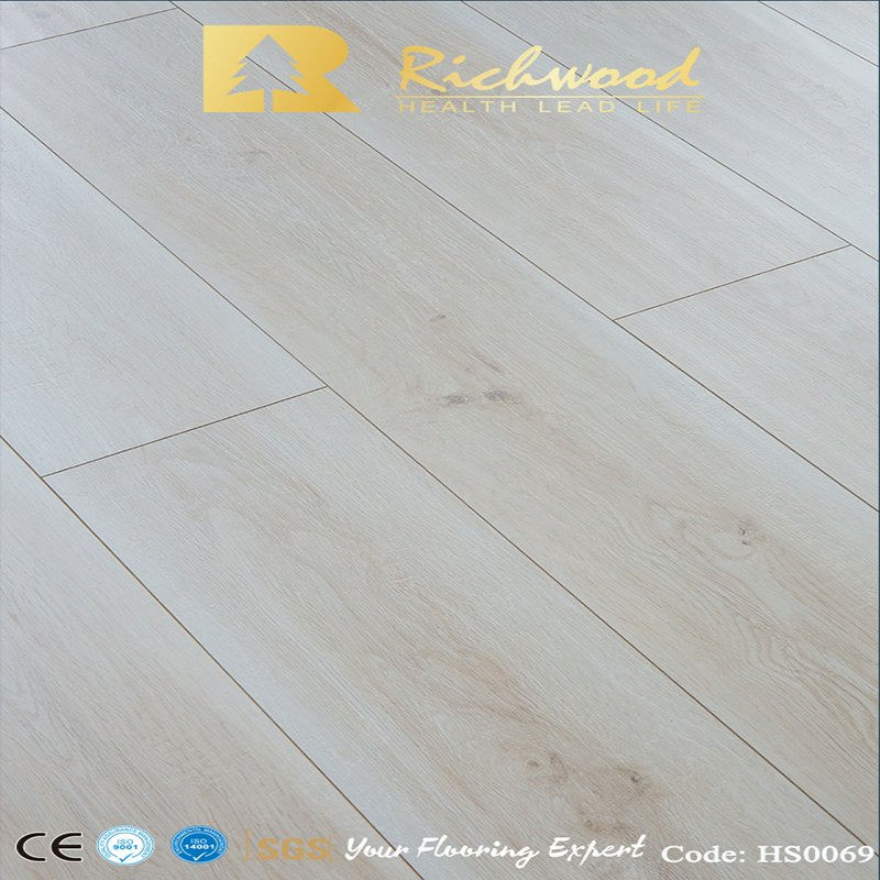 Ламинат ПВХ 12.3 мм с ручной брашировкой, U-фаска