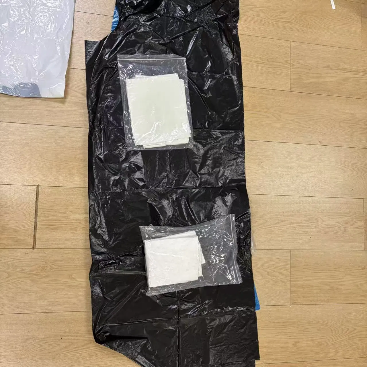 Disposable PE Apron Waterproof Work for Haircut