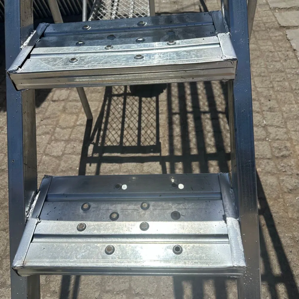 Safety Non-Slip Galvanized Steel Laser Cutting Perforated Steps Scaffold Ladder