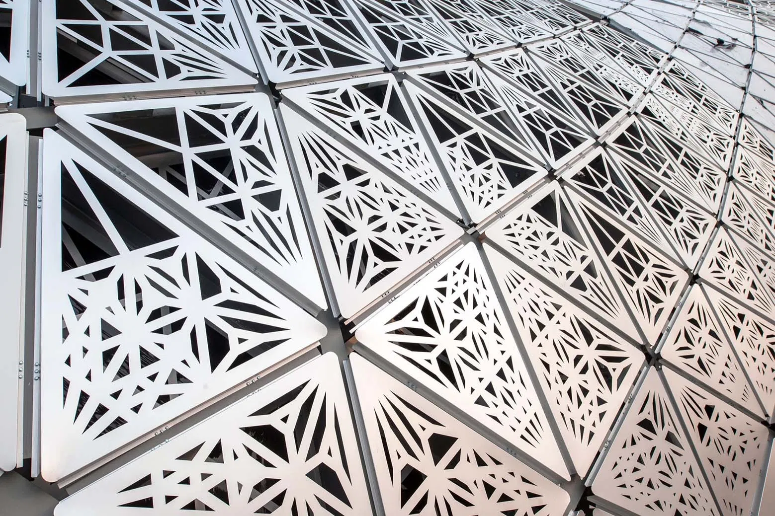 Hyper Durable Surface Finish 10 mm Roof Aluminum Perforated Screen Panel