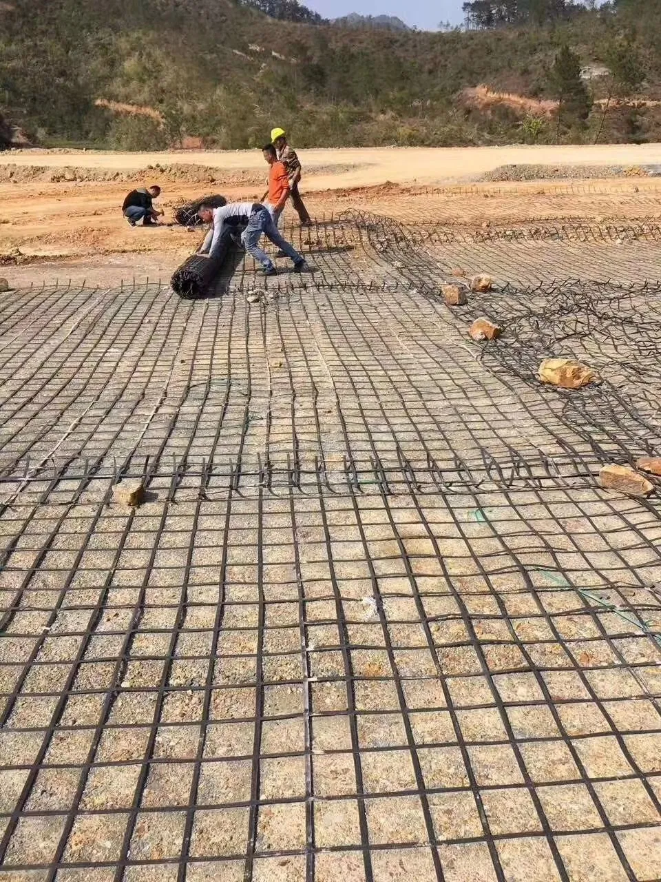 High-Strength Pet Welded Geogrid 5m Width 300kN/M Roll 100m