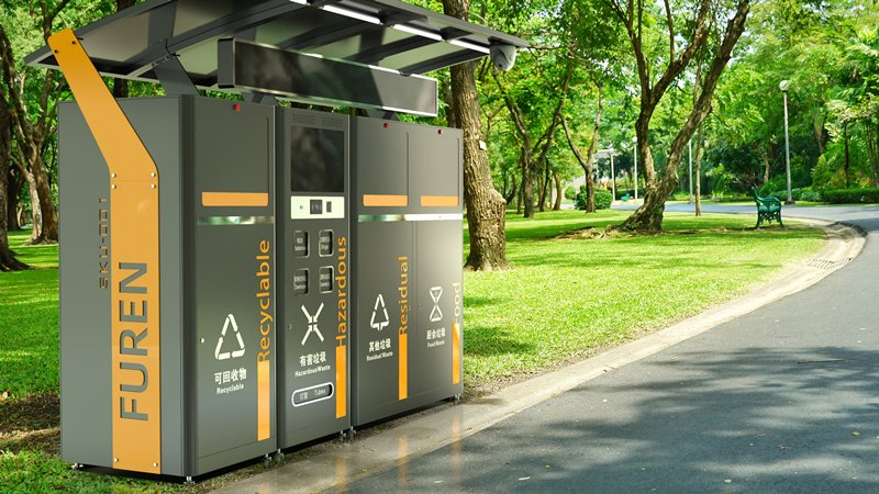 Умный уличный контейнер для сортировки отходов