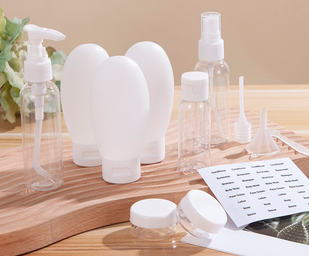 Promotional Gift 13 PCS Travel Essentials Kit Portable Squeeze Bottle Dispenser Airplane Packaging