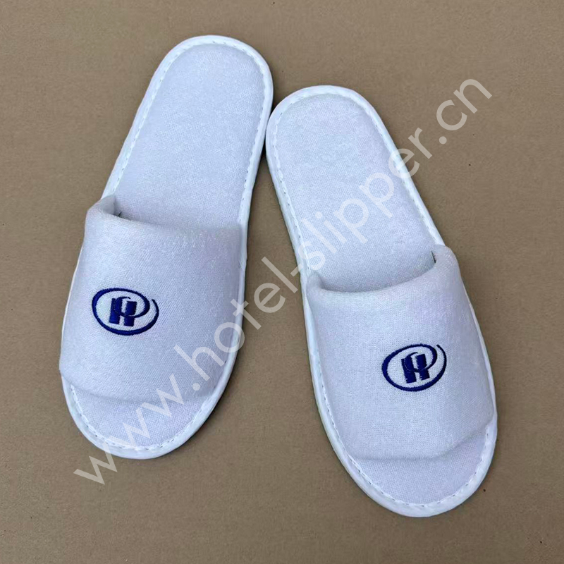 Wholesale White Disposable Eco Friendly Non-Slip Open-Toed Terry Towel Hotel Slippers with Custom Logo