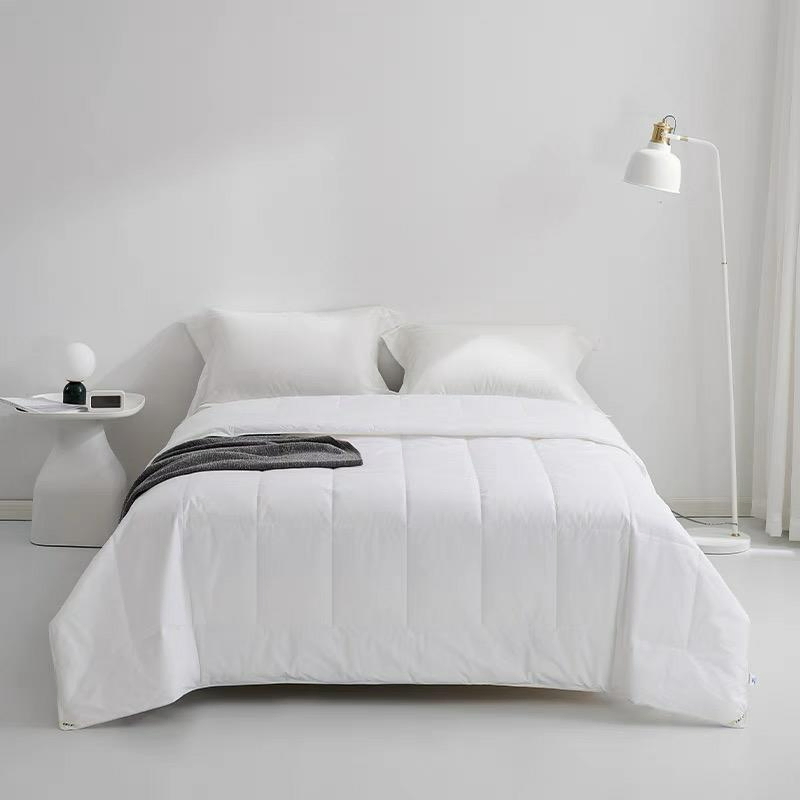 Hot Selling Quilt 100% Polyester Duvet Hotel Quilted Comforter for Cozy Sleeping All Season