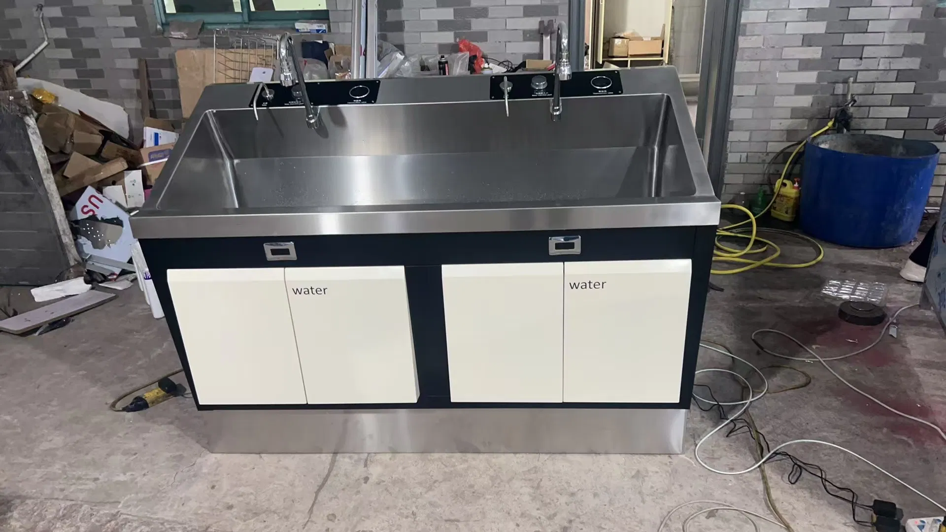 High Quality Hospital Use 304 Stainless Steel Scrub Sink Medical Operation Hand Sink