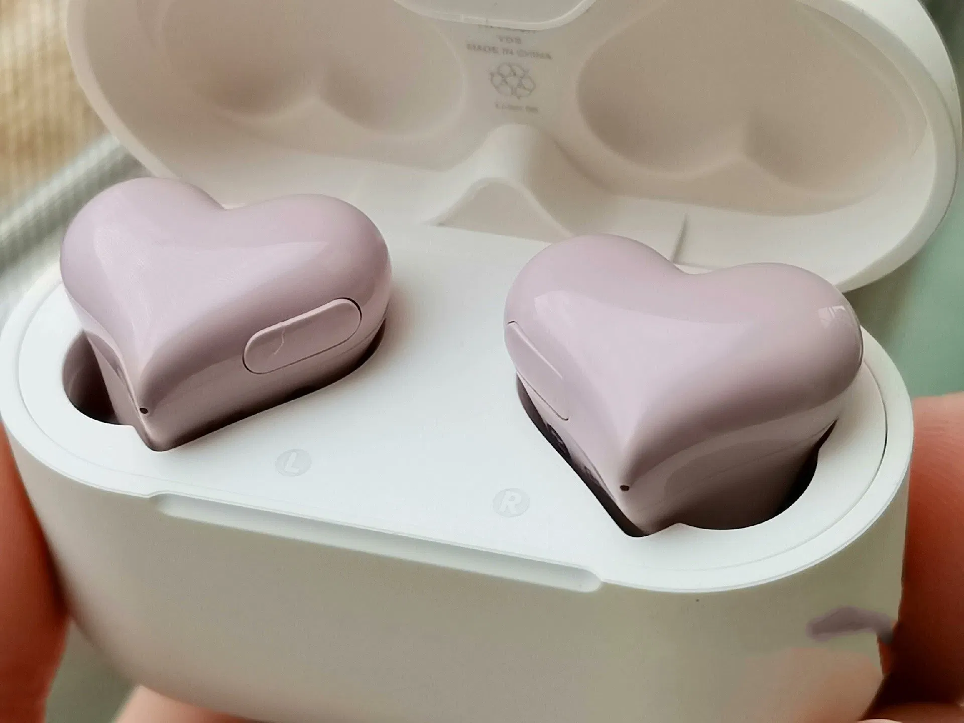 Беспроводные наушники Heartbuds TWS