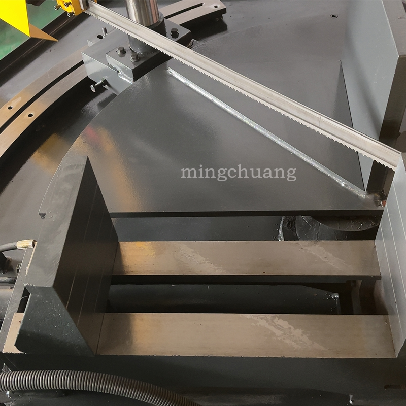 Ленточная пила по металлу промышленная горизонтальная GB4230x