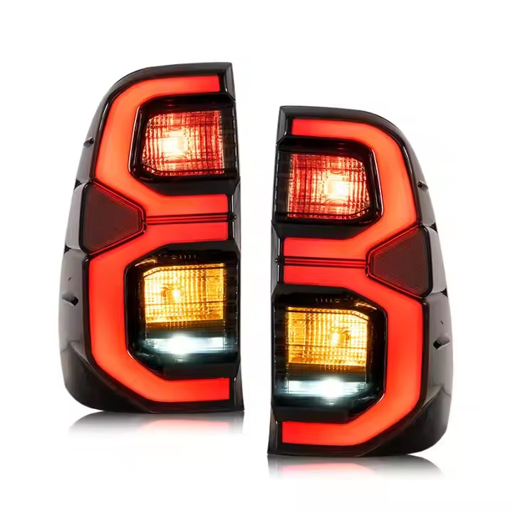 LED Tail Lamp для Toyota Hilux 2020 (модифицированные, стоп-сигнал с эффектом вспышки)