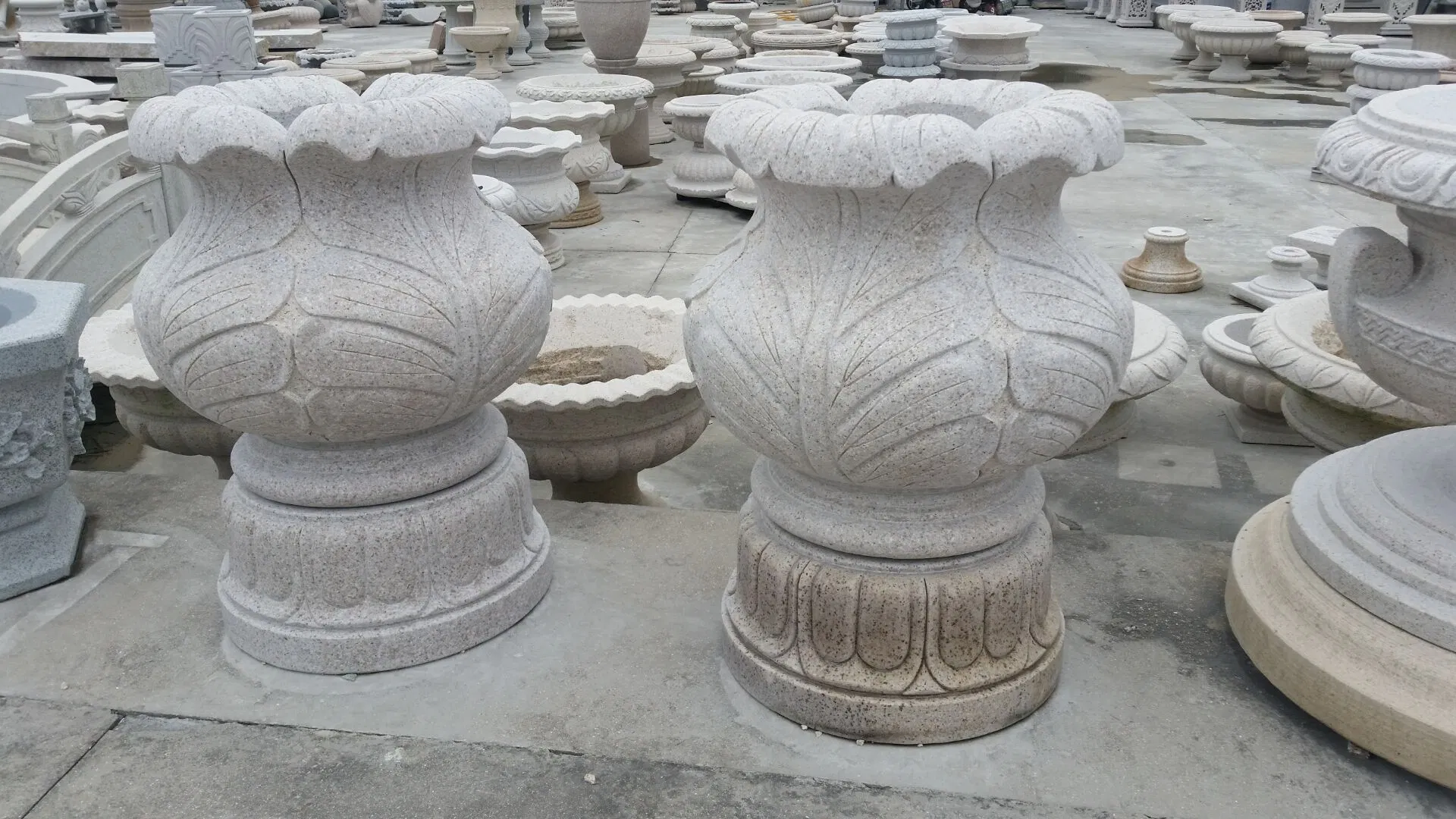 Antique Natural Stone Garden Decoration Carved Stone Granite Flower Pot