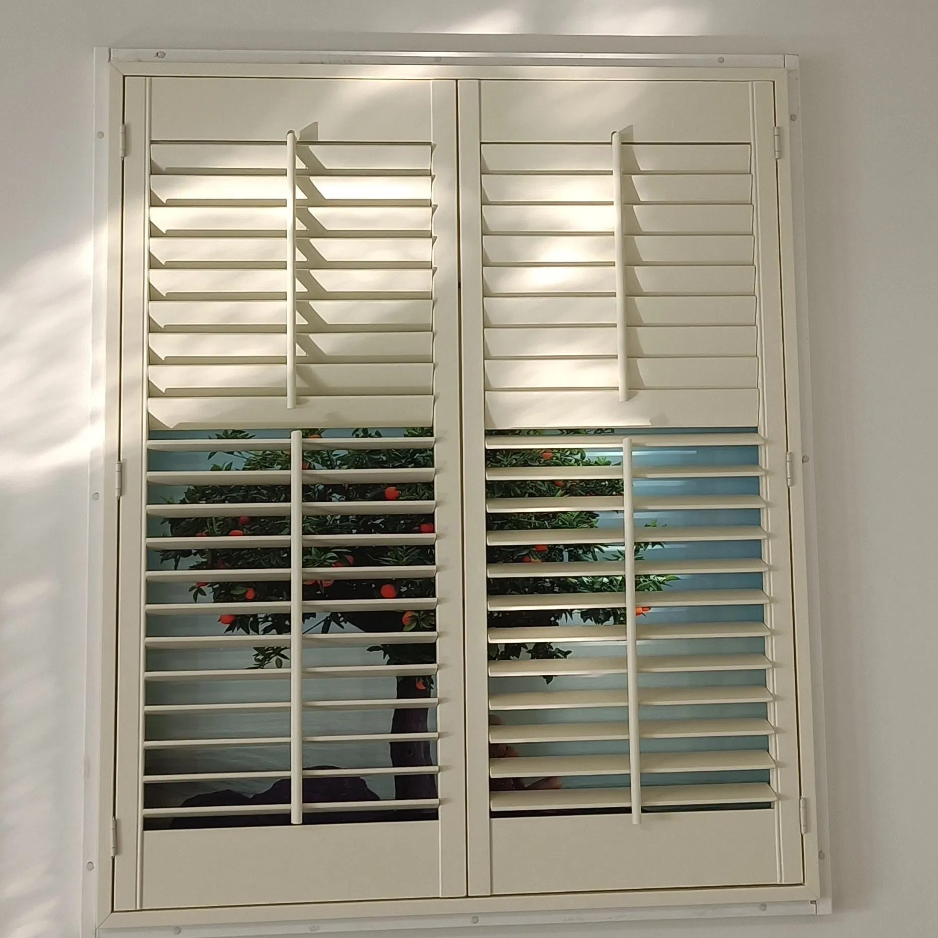 Beautiful Shutters of Paulownia Wood Basswood Window Coverings Wholesale Factory Supply