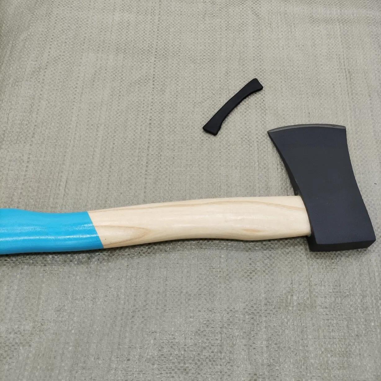 A613 Bright Polished Sharp Cutting Head Axe with Wooden Handle for Carpenter