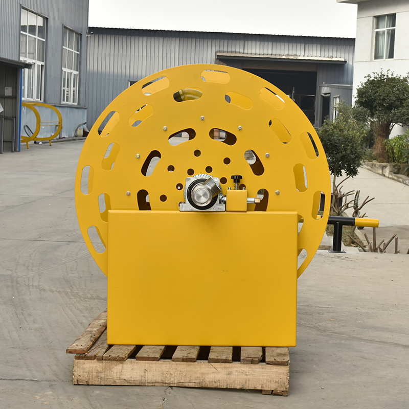 Versatile Manual Hose Reel for Safe and Easy Refueling