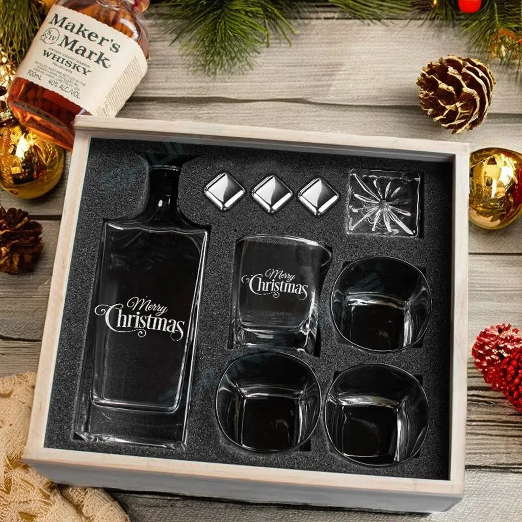 Personalized Crystal Square Whiskey Decanter and Glasses Set Christmas Whiskey Gift Set for Men