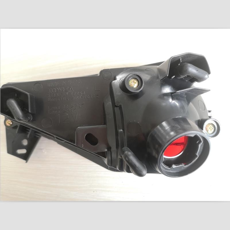 Фонарь заднего бампера для Toyota Fortuner 2016