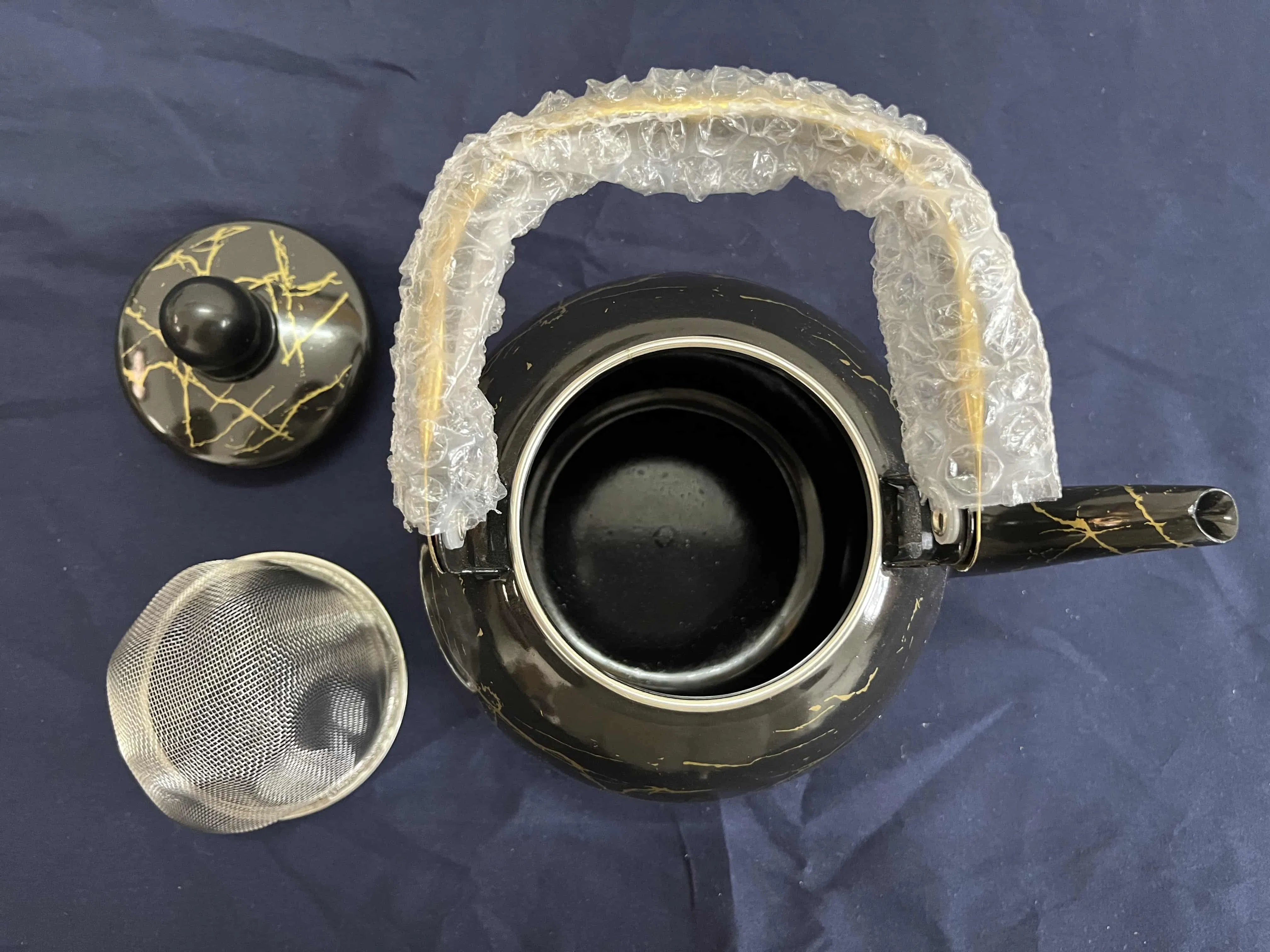 Black Inside and out Gold Pattern Gold Iron Handle Enamel Pot