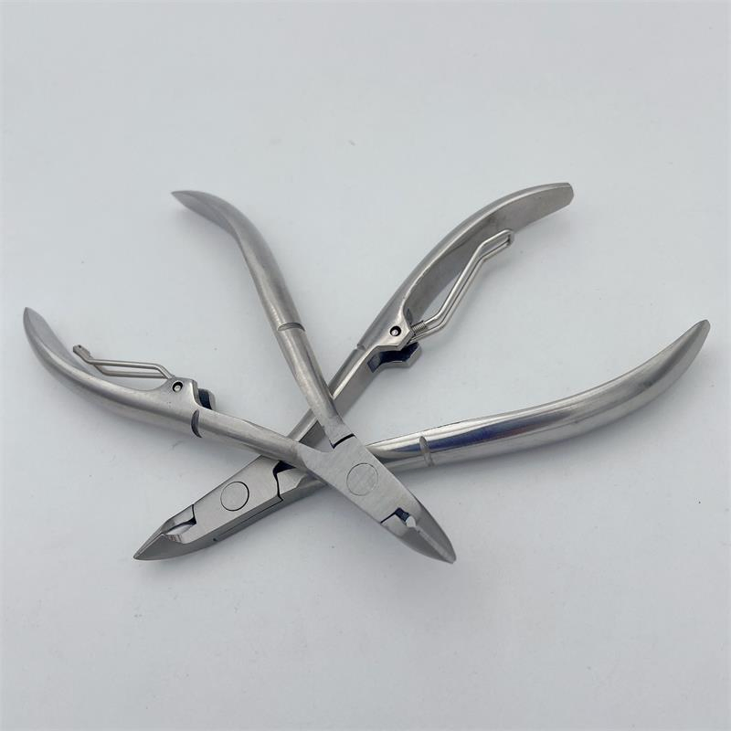 Medium Size Cuticle Nail Nipper Toe Finger Nail Clipper with Single Spring