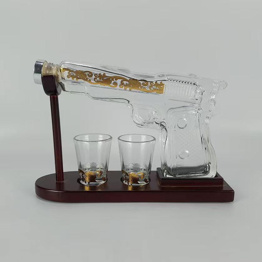 Elegant Gold Flower Design Glass Decanter for Home Bar