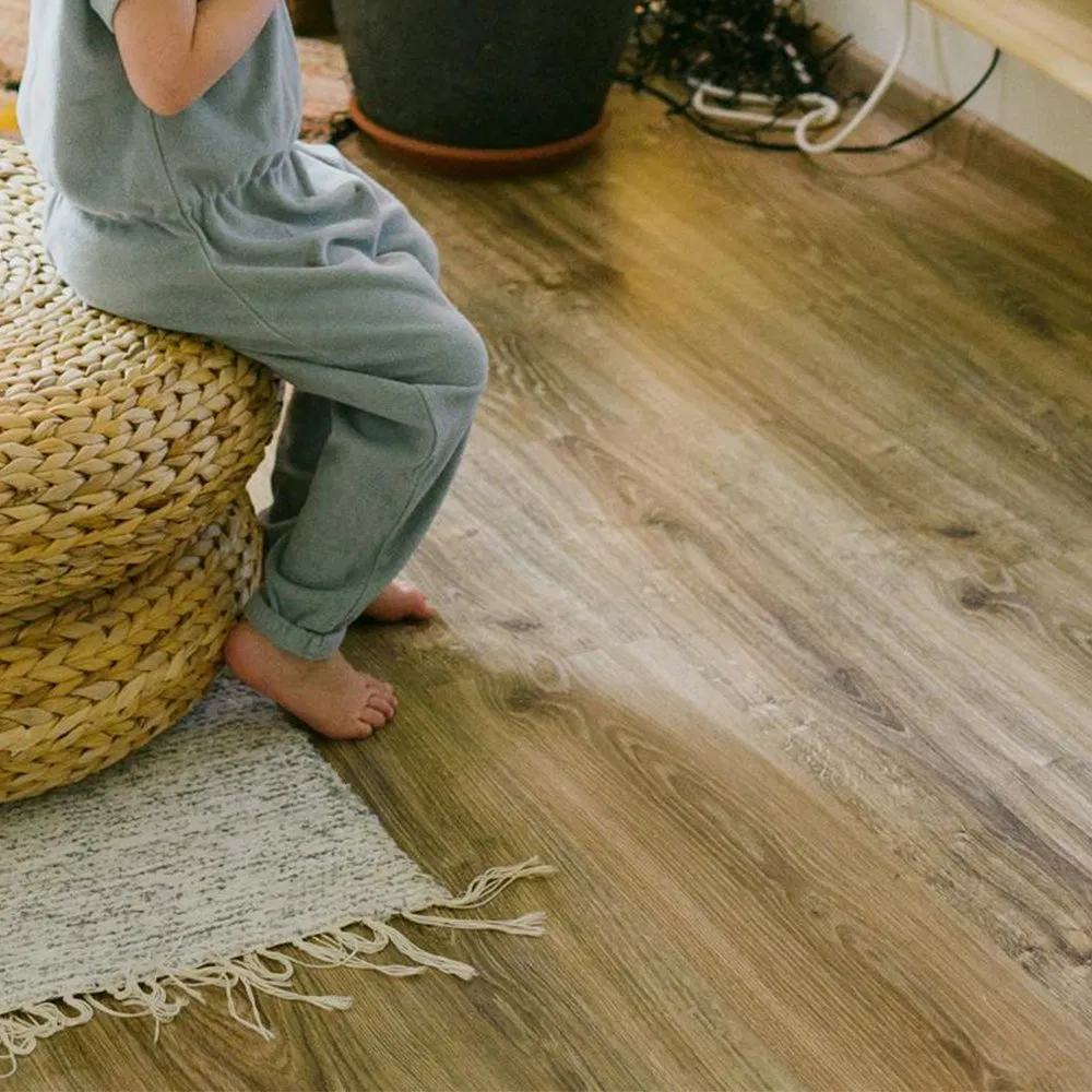 Anti-Slip Luxury Vinly Plank Floor Covering Spc Flooring Manufacturer