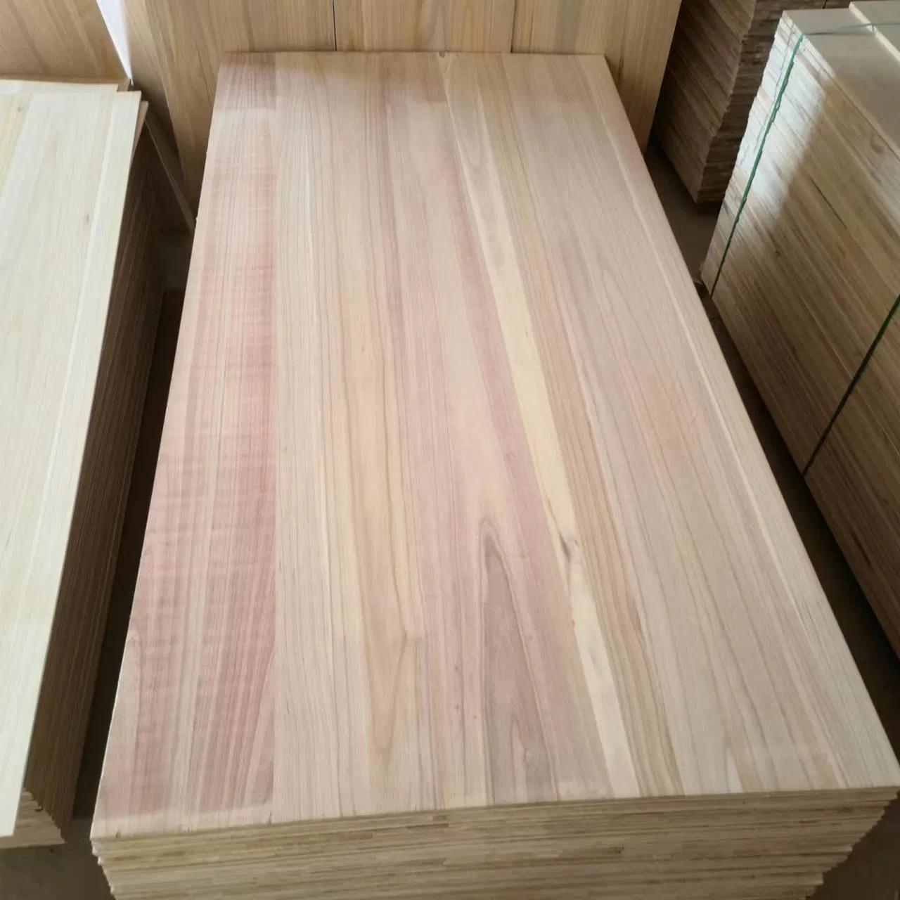 Wholesale Natural Wood Color Price 18mm Paulownia Finger Jointed Panel for Furniture