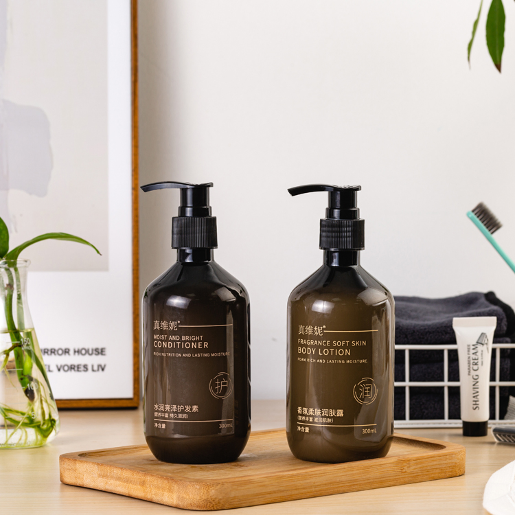 Hot Selling Hotel Supplies Pet Bottle All Adults Nourishing Smooth Body Lotion