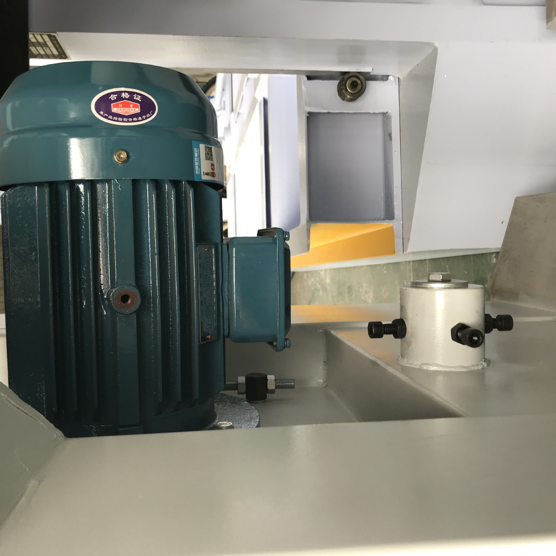 Ленточная пила по дереву MJ396