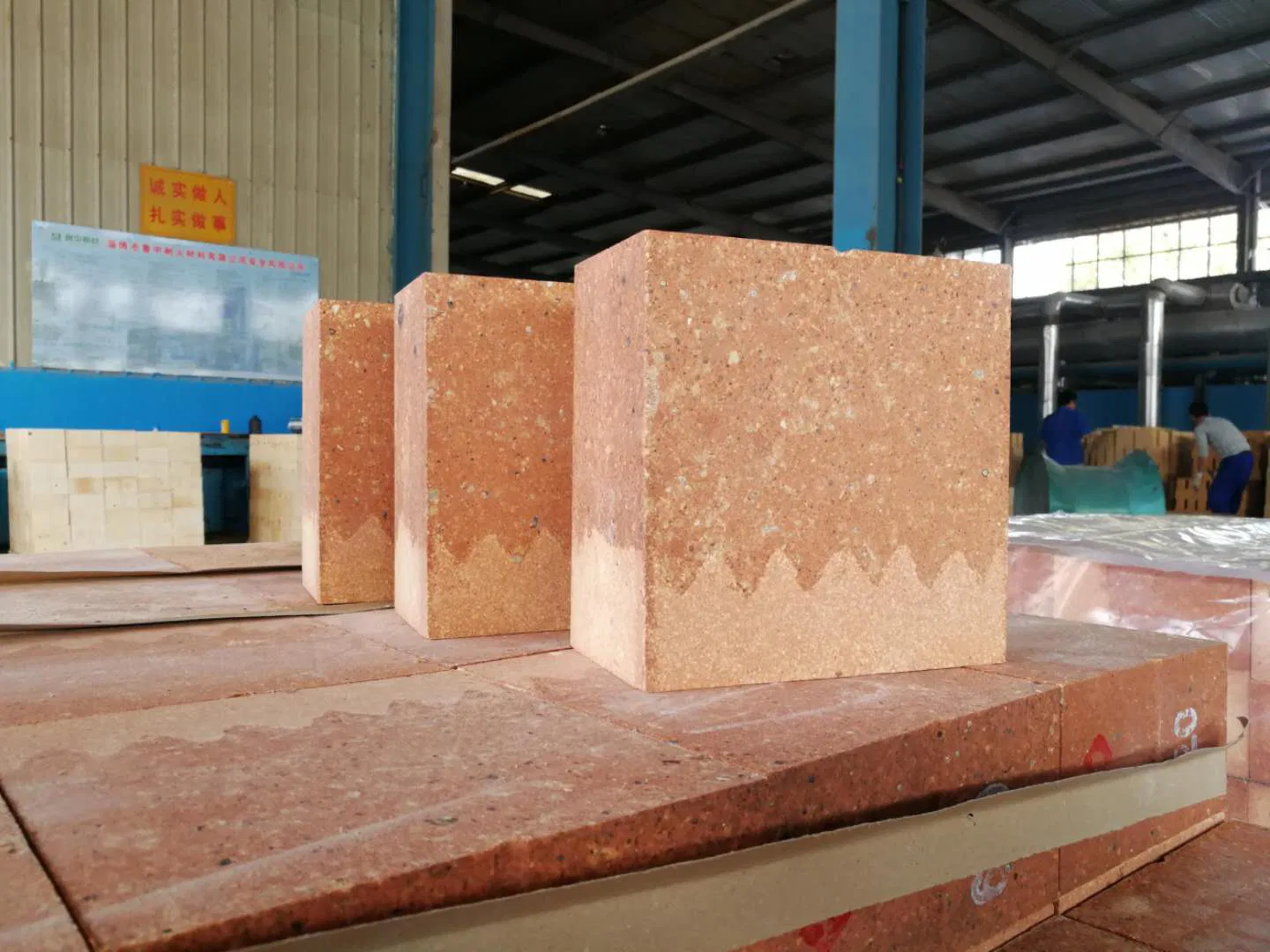 Огнеупорные кирпичи DDR50FH для зоны обжига цемента