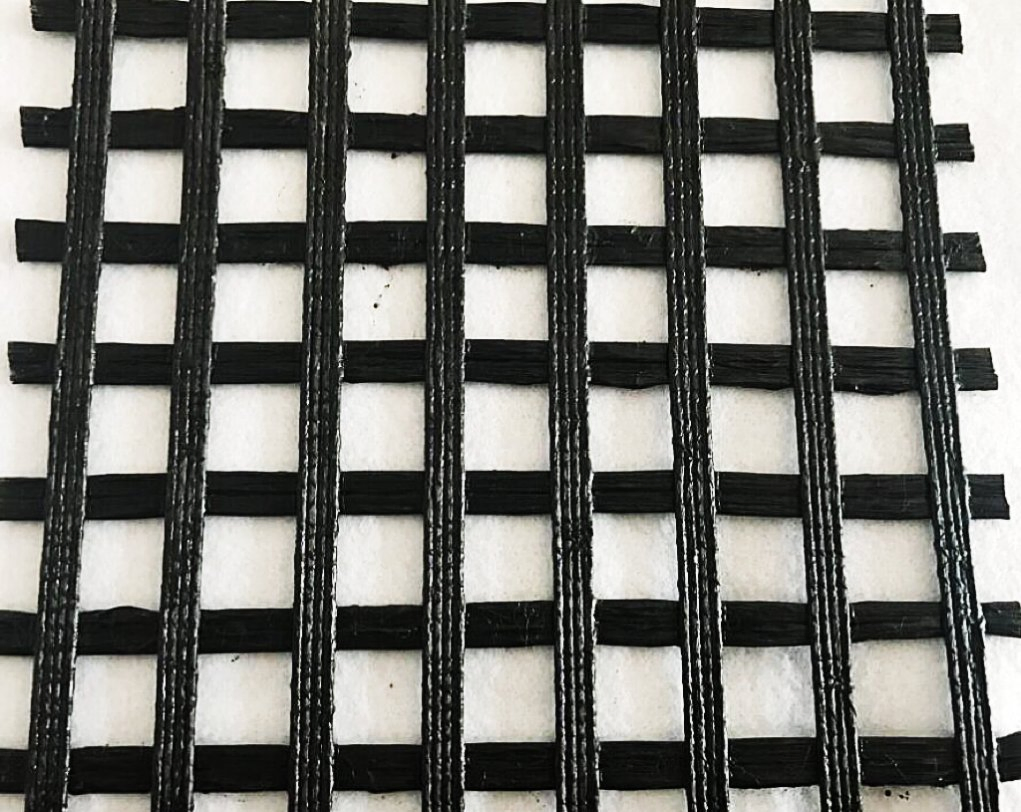 China Geogrid Pet Pes Geogrid Polyester Geogrid Pet Biaxial/ Uniaxial Geogrid in Slope Protection/Reinforcement Polyester Woven Geogrid