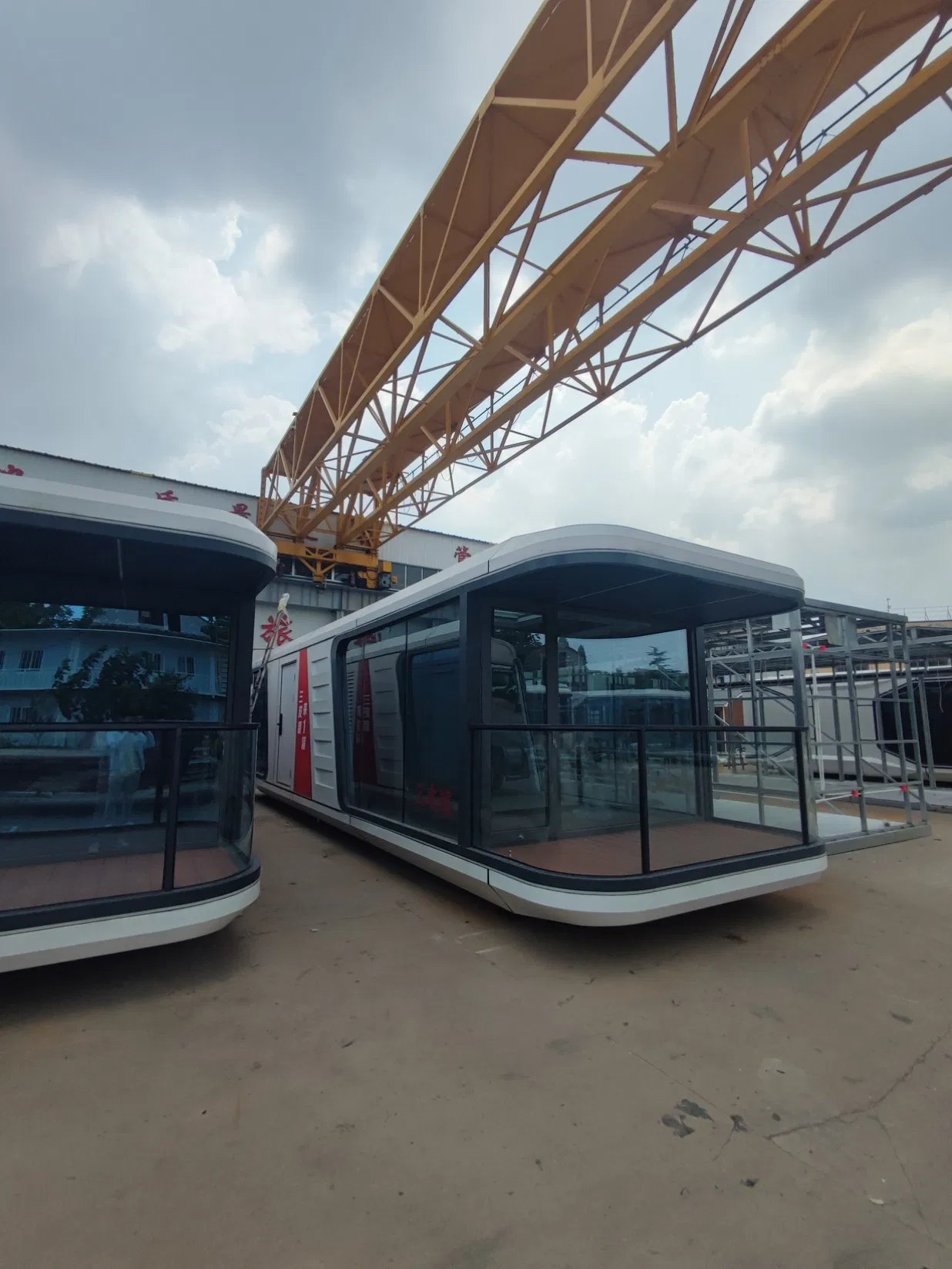 Modern Luxury Prefabricated Space Capsule Steel Structure Home Design Weatherproof Space Capsule
