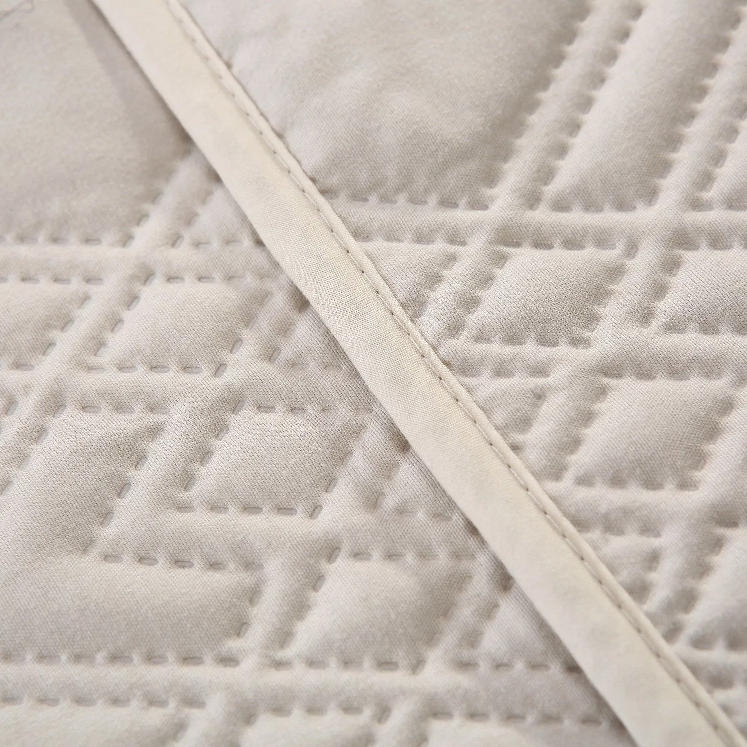 Hot Selling Home Hotel Use Bedcover Bedding Items Bedspread