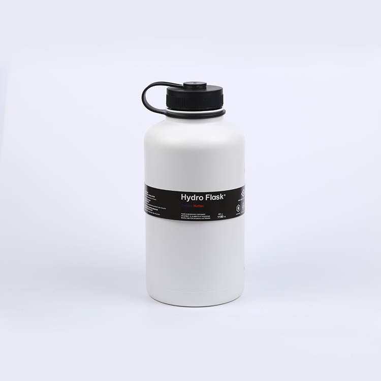 High Capacity 64oz Outdoor Sports Bottle Travel Bottle Stainless Steel Insulated Bottle for Finishing