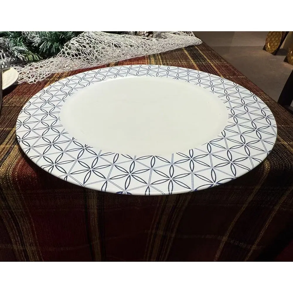 Color Options 340g Net Weight Disposable Plastic PP Material Buffet Charger Plate