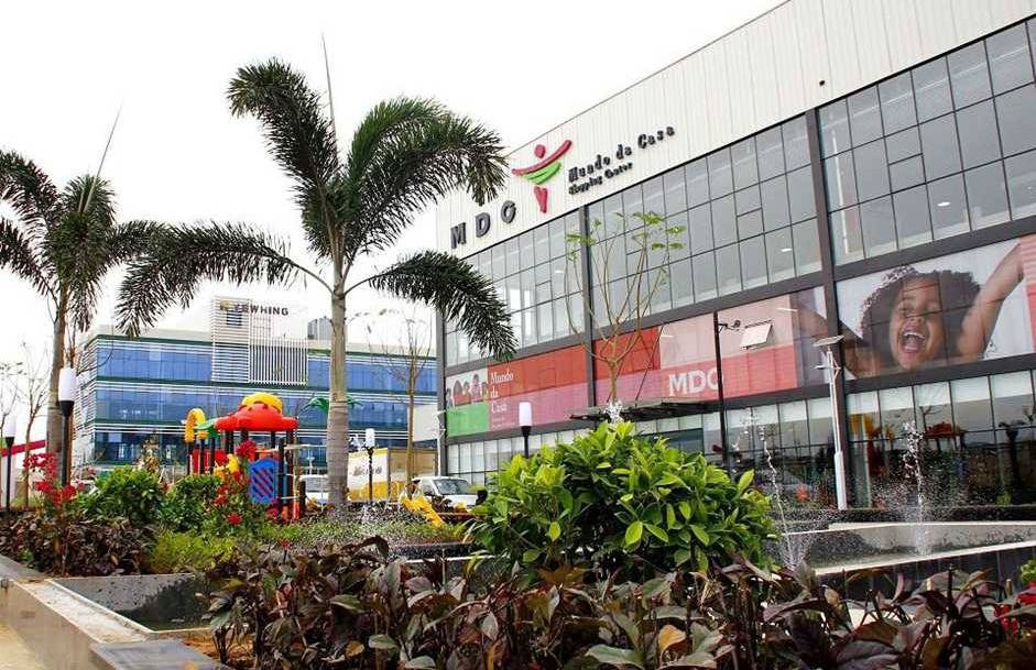 China Factory Durable Prefabricated/Prefab Steel Supermarket with Custom Design Options