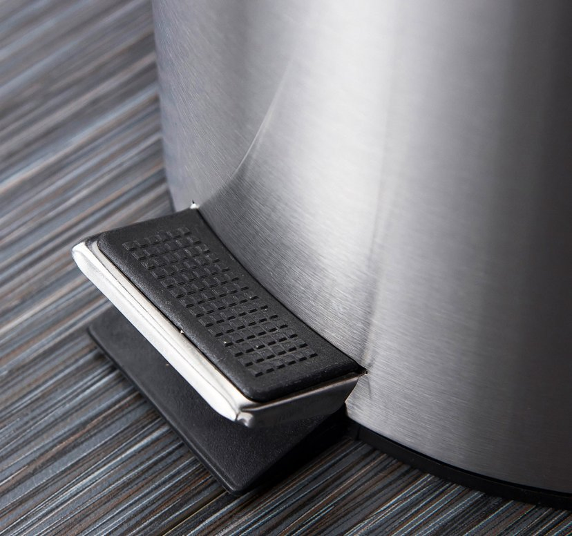 Мусорное ведро с педалью из нержавеющей стали