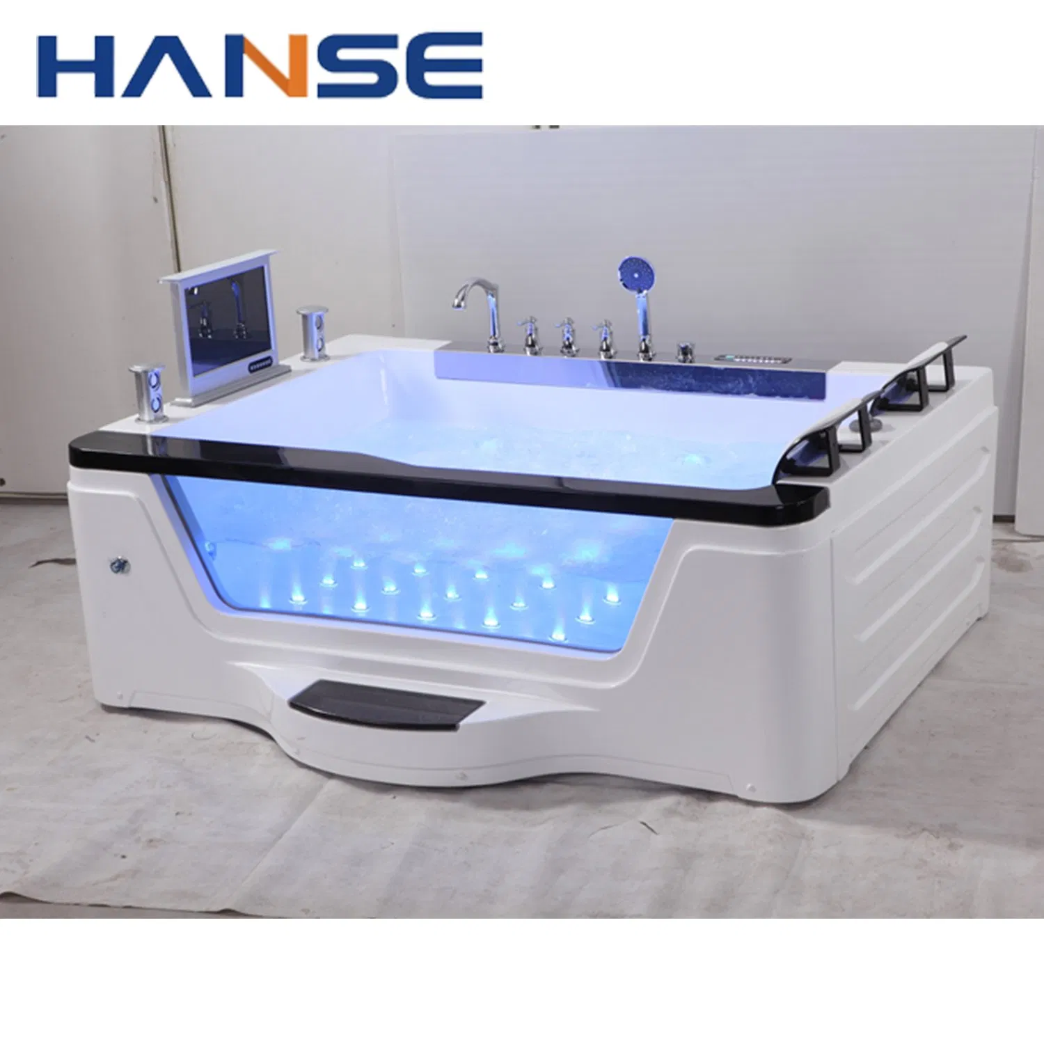 Массажная ванна с гидромассажем в европейском стиле