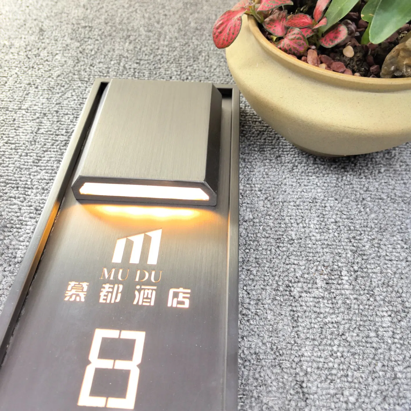 OEM Smart Hotel Room Digital Doorbell Doorplate with Spotlights