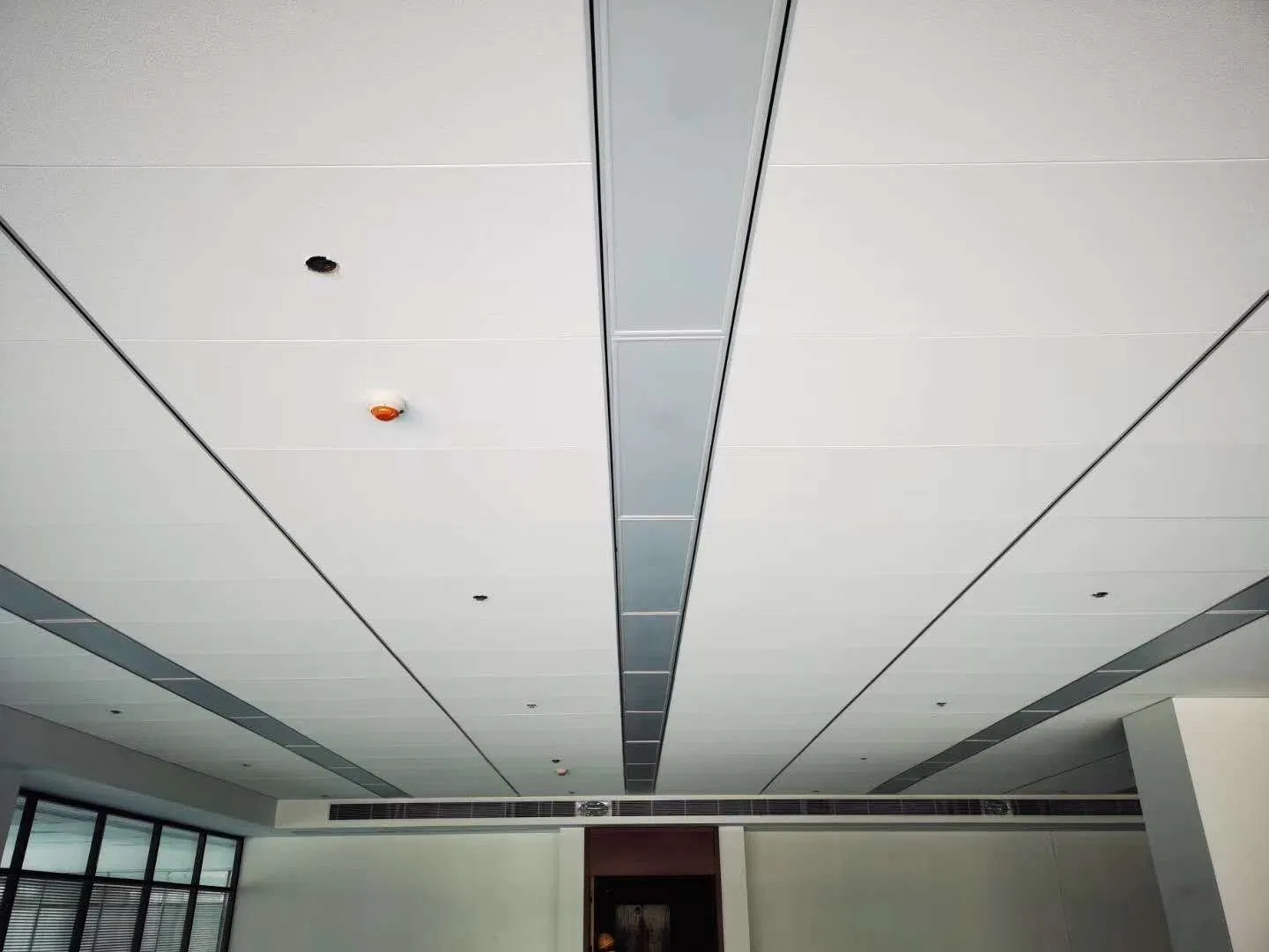 Acoustic Fiber Glass Wool Ceiling Panels Suspended Soundproof Ceiling Tile