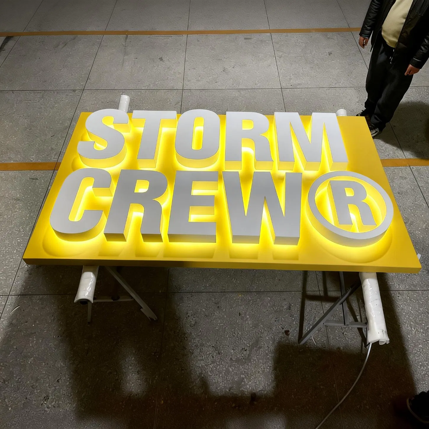 Custom LED Illuminated Sign with Brand Logo for Indoor Advertising