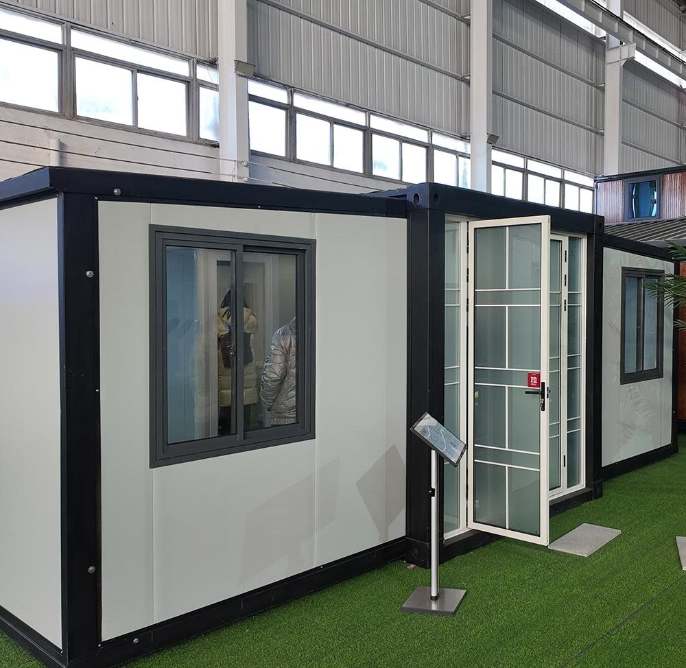 Luxury Large Space Galvanized Steel Container Full Facilities Expandable House for Residential