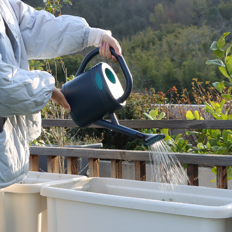 Retro 8L Plastic Watering Can with Ergonomic Handles