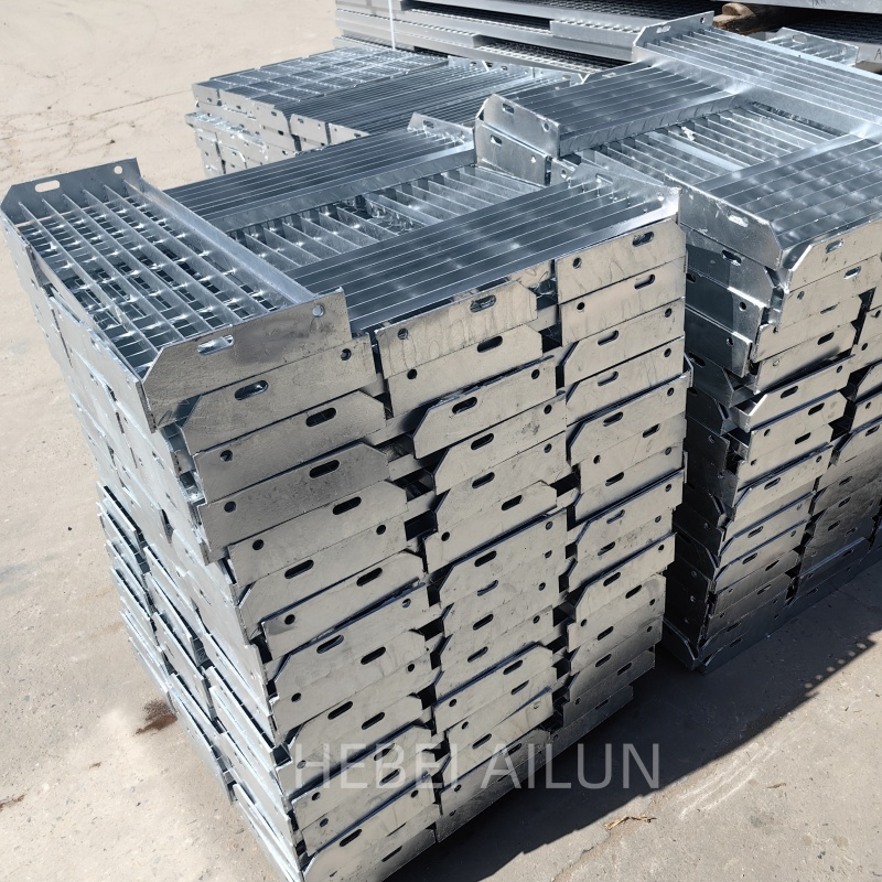 Low Carbon Steel Grating for Factory Price Galvanized Trench Cover Hatches Sewer