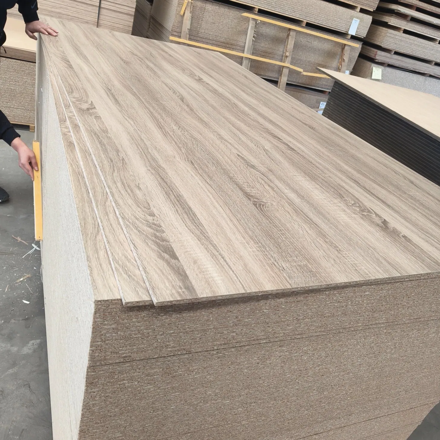 E1 Grade Melamine Chipboard Particle Board with Robson Oak Melamine Faced