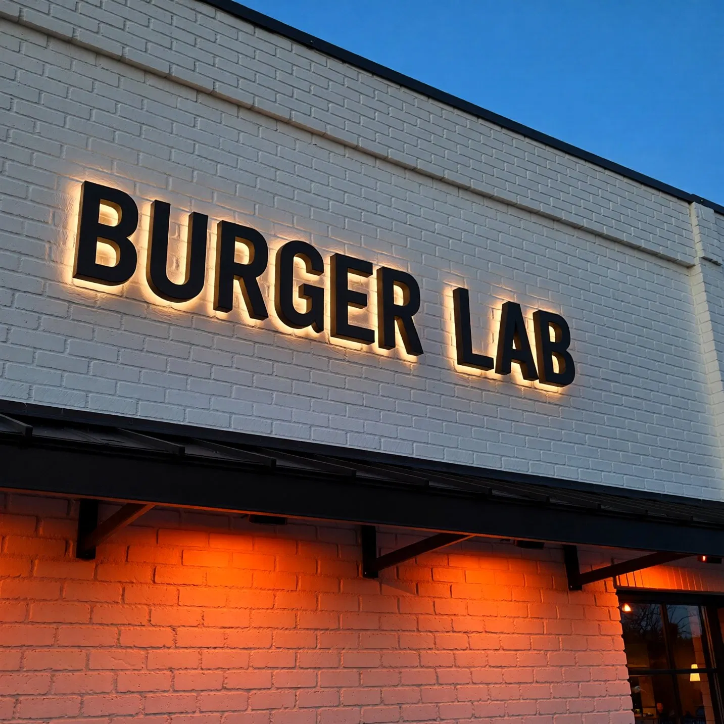 High-Performance Acrylic Illuminated Signs for Modern Brand Displays