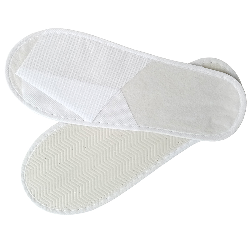 Wholesale Cheap Price Non-Woven Fabric Disposable Eco Friendly Sole Slippers 4-5mm SPA and Hotel Slippers in Dubai