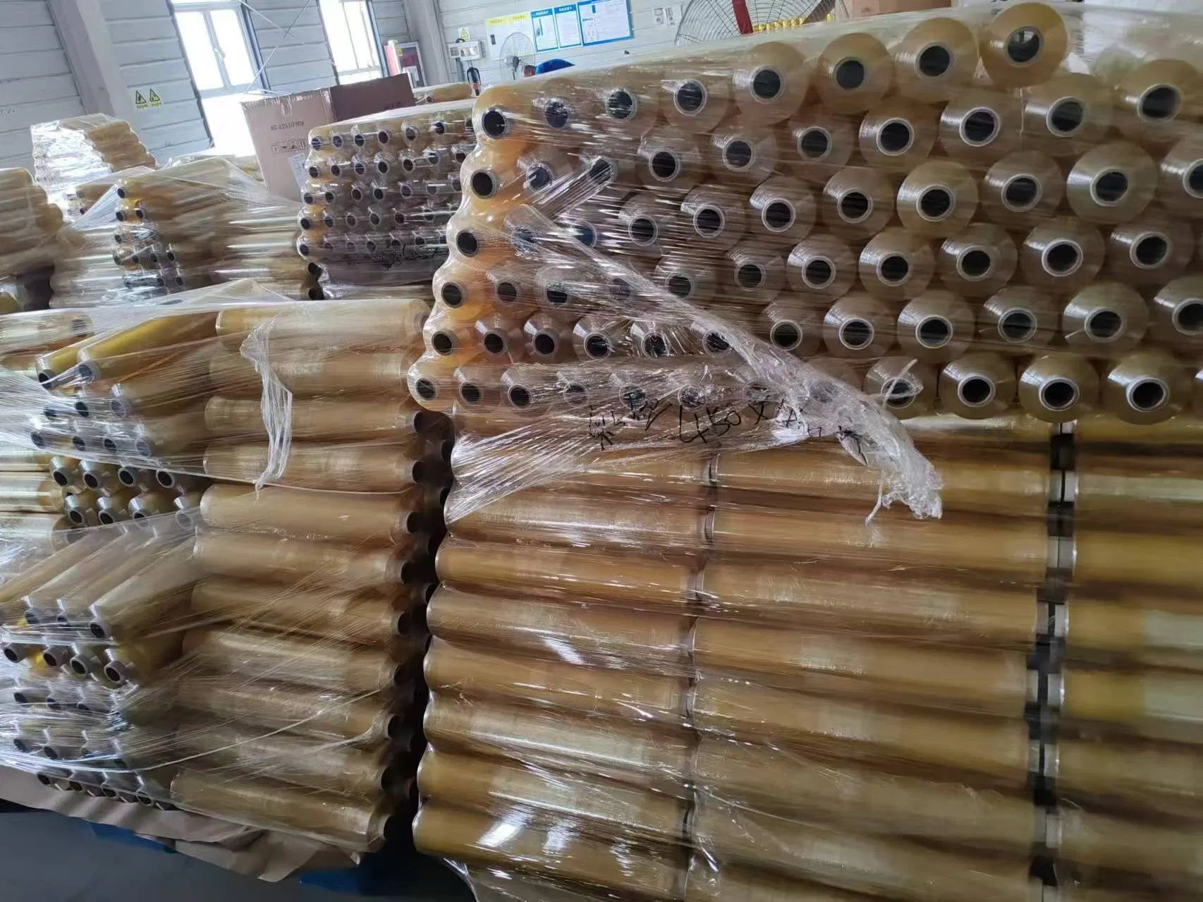 PVC Cling Film Fresh Keeping Anti-Fog Packaging Food Grade Wrap Jumbo Roll