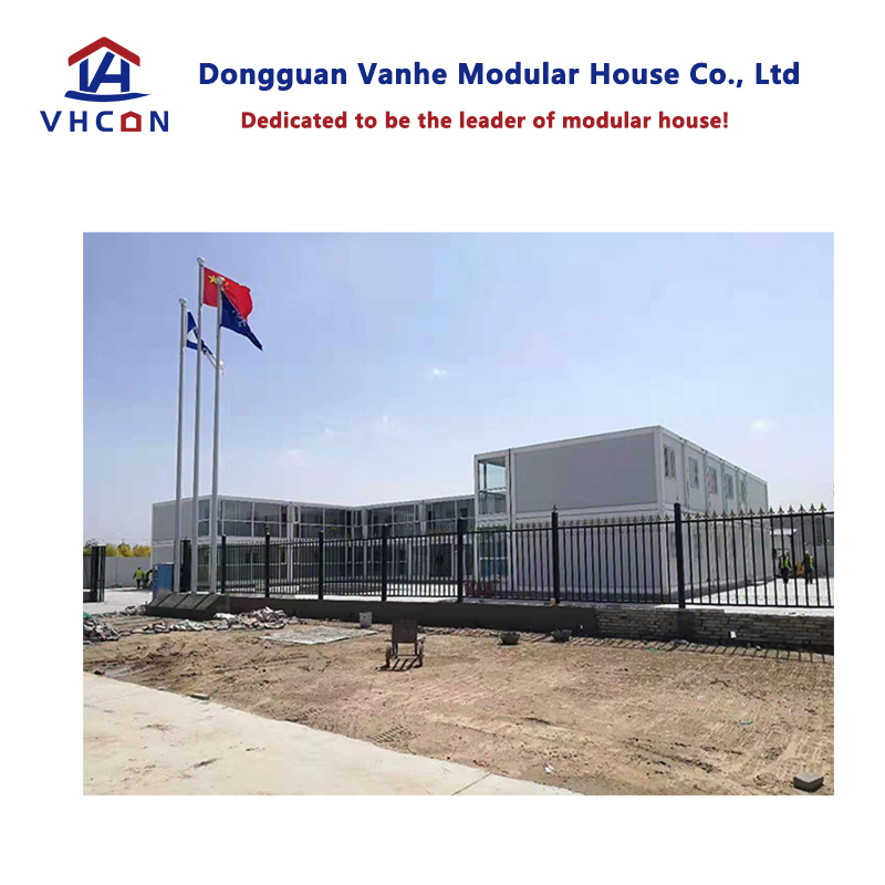 Customized Design Luxury Module Prefabricated Container Hotel Project 20FT Building Sandwich Panel Living Container Houses